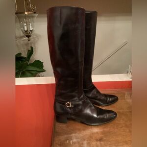 Salvatore Ferragamo black leather women’s boot, size 9 1/2 AAAA